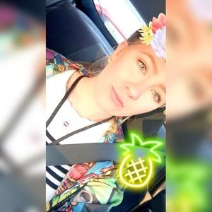 Meet your Posher, Lauren